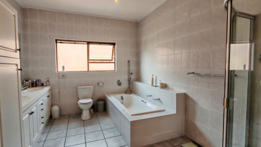 2 Bedroom Property for Sale in Reebok Western Cape